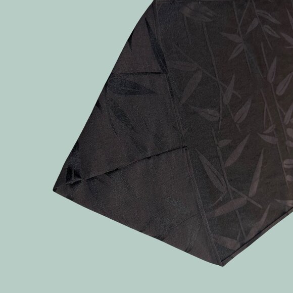 Two Tone Black Bamboo Leaf Patterned Table Runner Asian Flair 14" x 72" Elegant - Picture 6 of 8